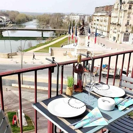 T1 Cocooning A L'Hotel De Ville Шарлевиль-Мезьер Экстерьер фото